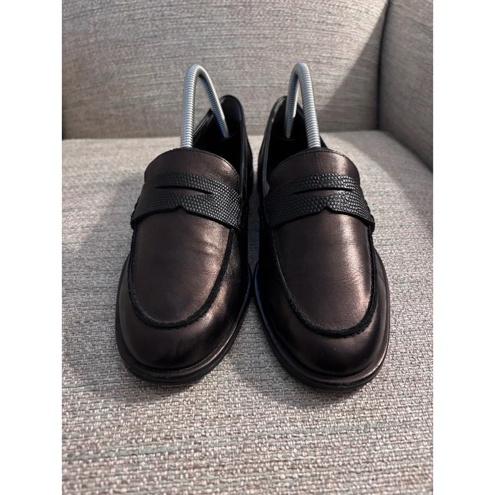 J. McLaughlin Black Brown Leather Penny Loafers Lizard Embossed Strap Womens 7.5